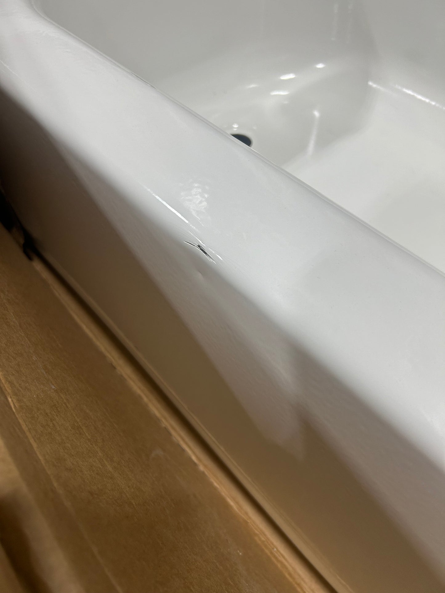 Aloha 60 in. x 30 in. Soaking Bathtub with Left Drain in White (Minor Damage)