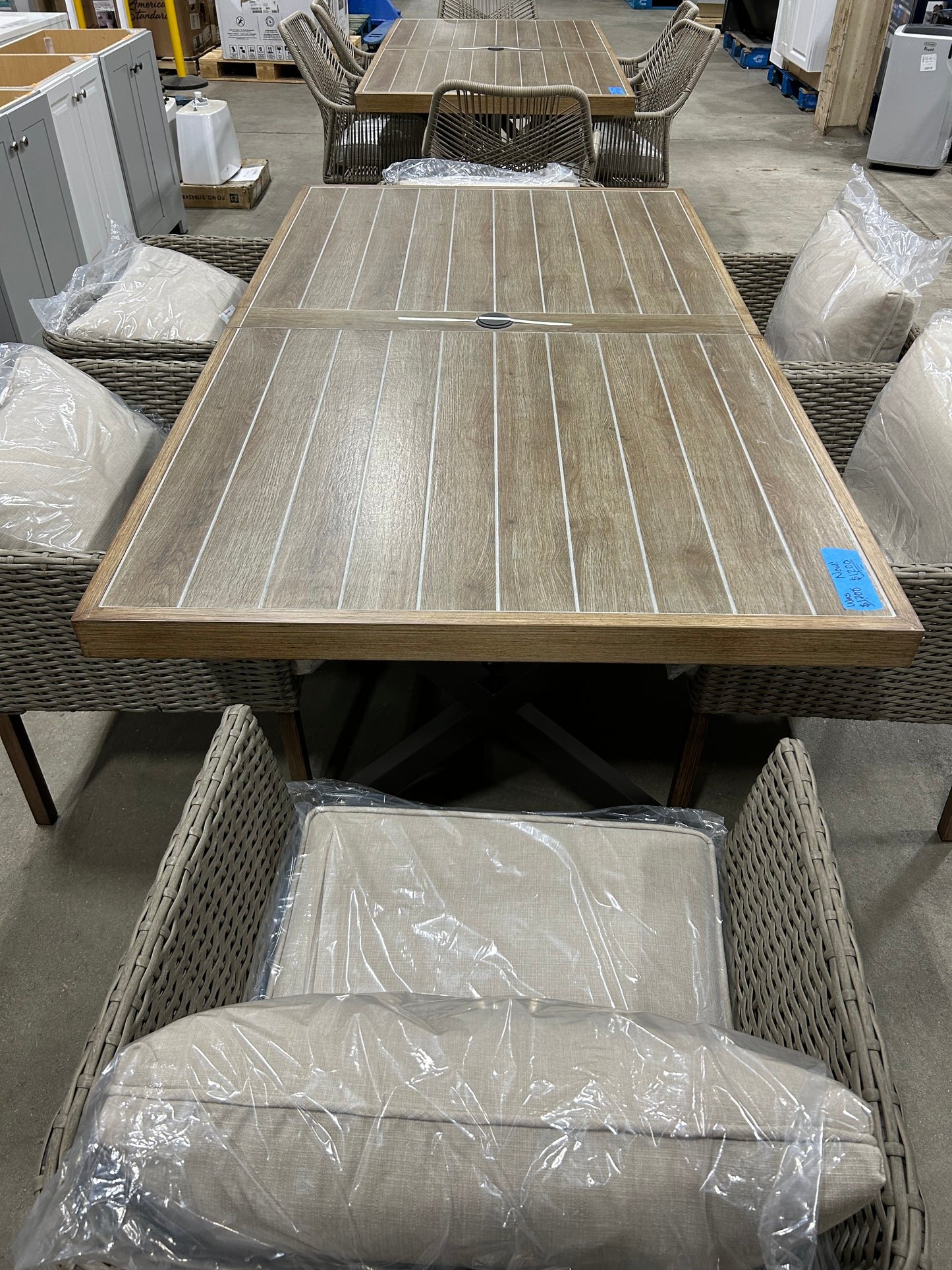 7 Piece Dining Set w/ Oakshire Chairs.