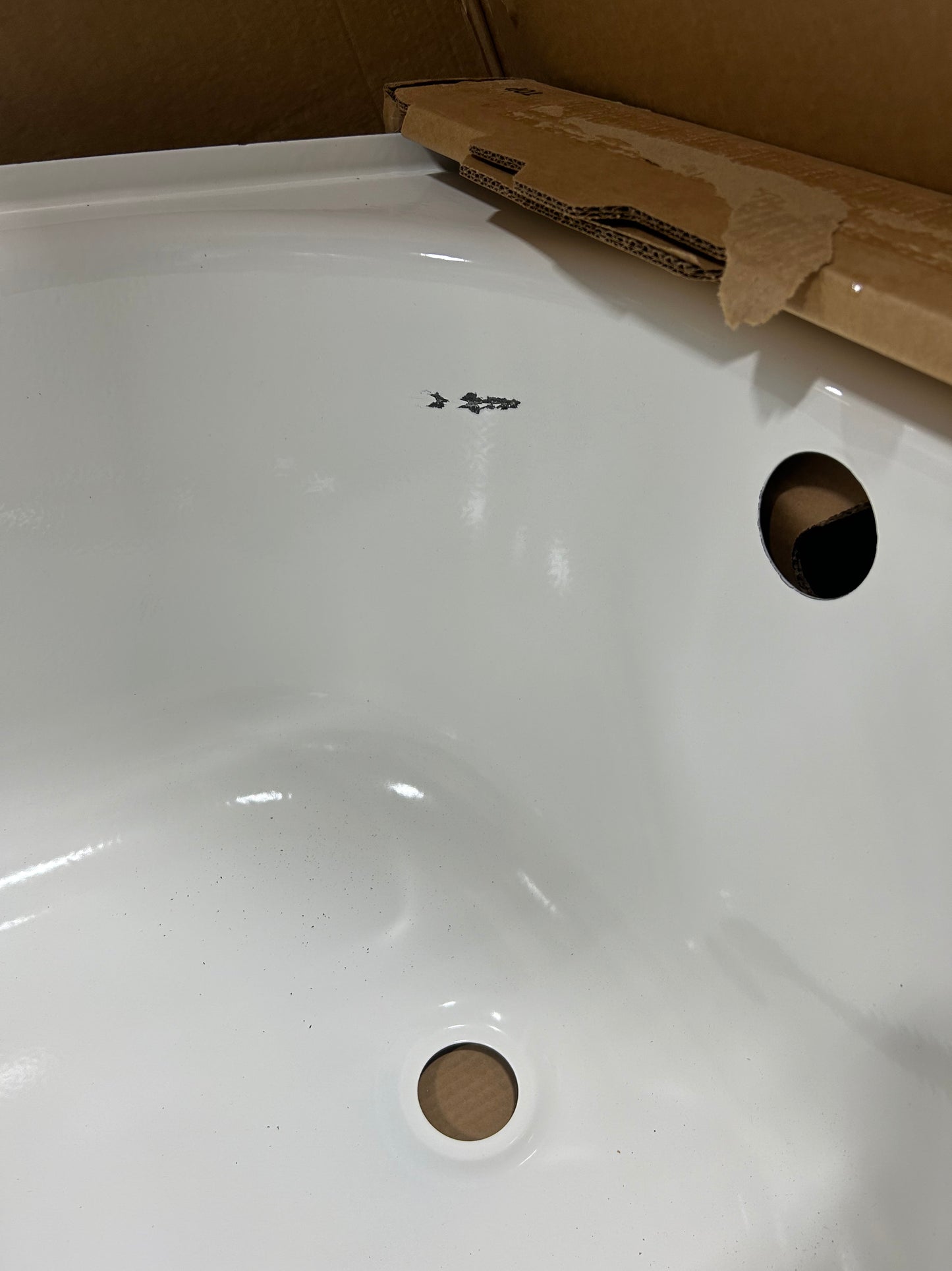 Maui 60 in. x 30 in. Soaking Bathtub with Right Drain in White (Damage)
