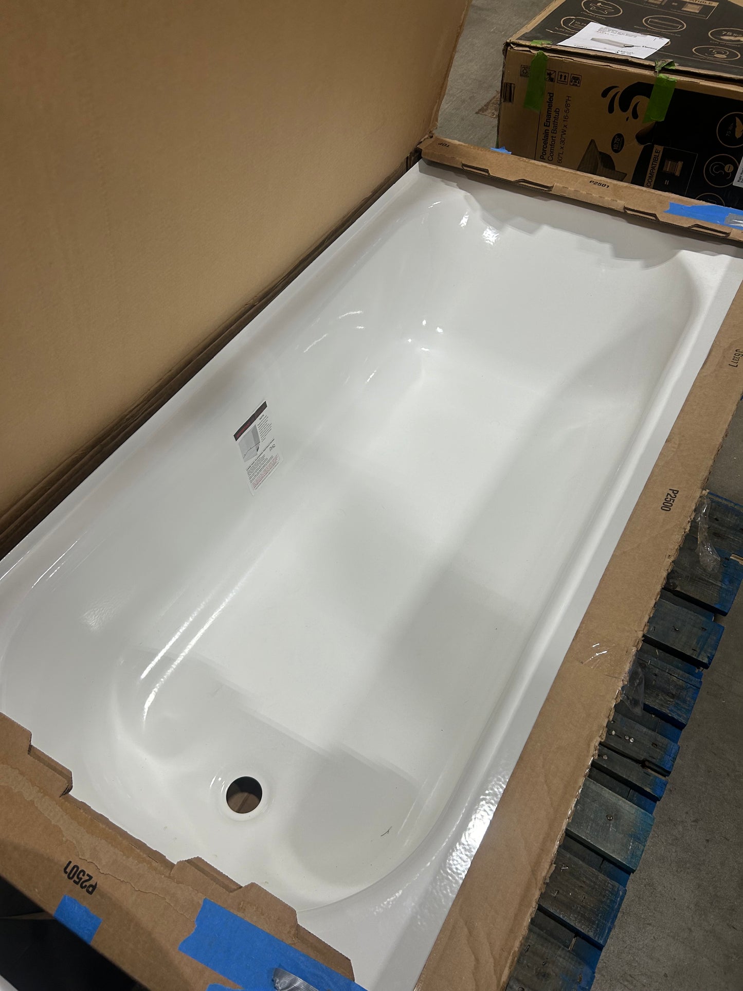 Aloha 60 in. x 30 in. Soaking Bathtub with Left Drain in White (Minor Damage)