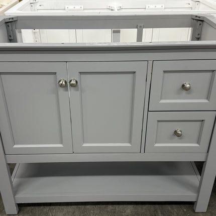 (E) Manchester 42" Gray Traditional Bathroom Vanity
