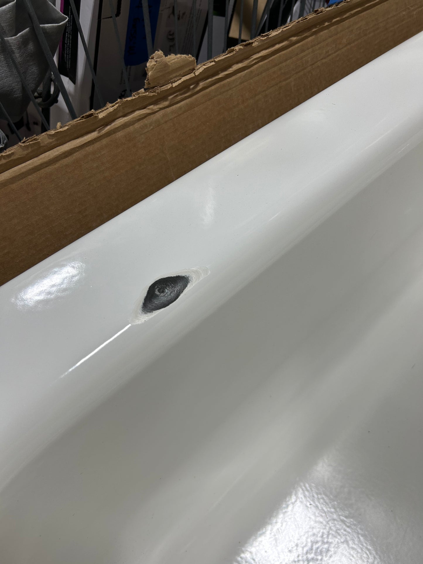 Aloha 60 in. x 30 in. Soaking Bathtub with Right Drain in White Slight Damage