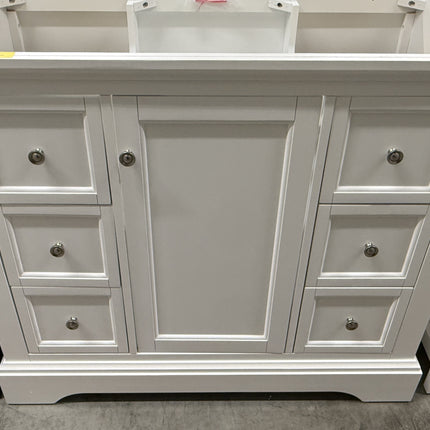 (L) Windsor 40" Matte White Traditional Bathroom Cabinet