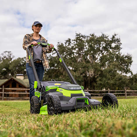 Greenworks 80V 25" Self-Propelled Mower With Two 2.5 Ah Batteries And 8A Dual Port Rapid Charger