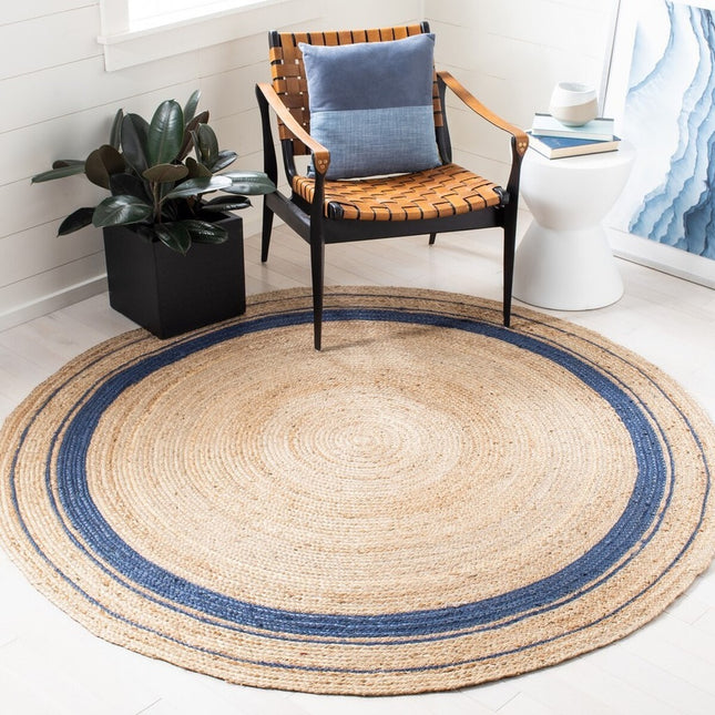 SAFAVIEH Natural Fiber Navy/Beige 6 ft. x 6 ft. Striped Border Round Area Rug
